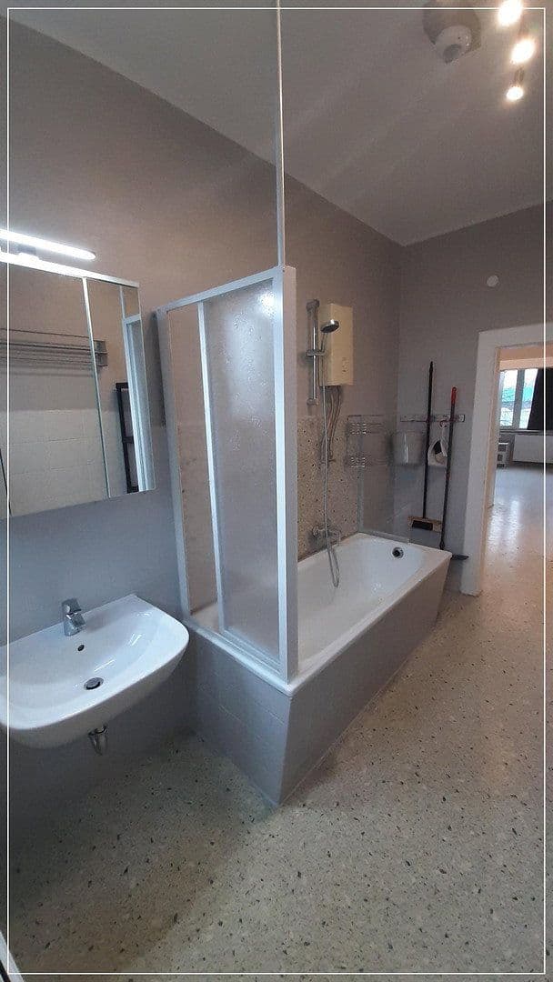 Predaj domu 354 m², pozemok 458 m², Krefeld, Severné Porýnie - Westfálsko Predaj domu 354 m², pozemok 458 m², Krefeld, Severné Porýnie - Westfálsko