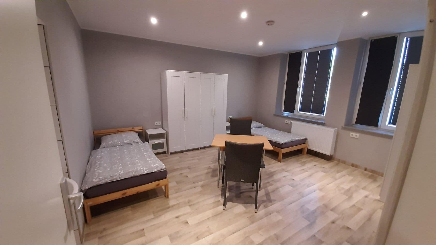 Predaj domu 354 m², pozemok 458 m², Krefeld, Severné Porýnie - Westfálsko Predaj domu 354 m², pozemok 458 m², Krefeld, Severné Porýnie - Westfálsko
