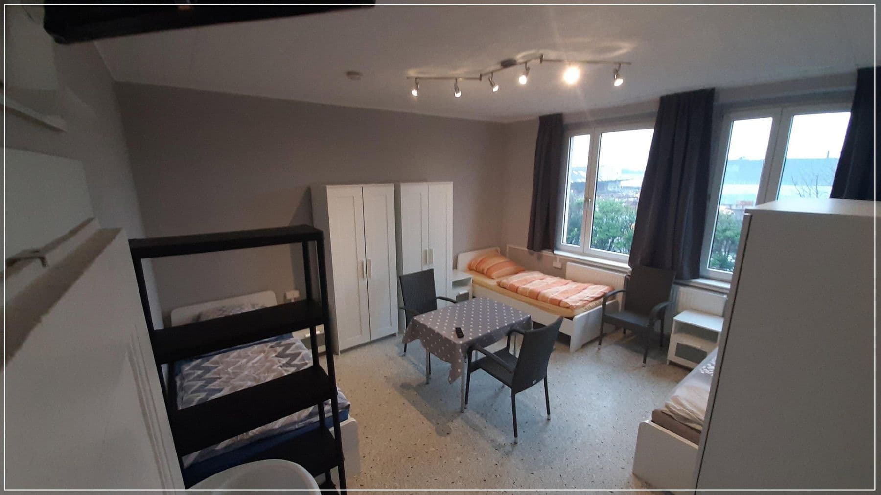 Predaj domu 354 m², pozemok 458 m², Krefeld, Severné Porýnie - Westfálsko Predaj domu 354 m², pozemok 458 m², Krefeld, Severné Porýnie - Westfálsko