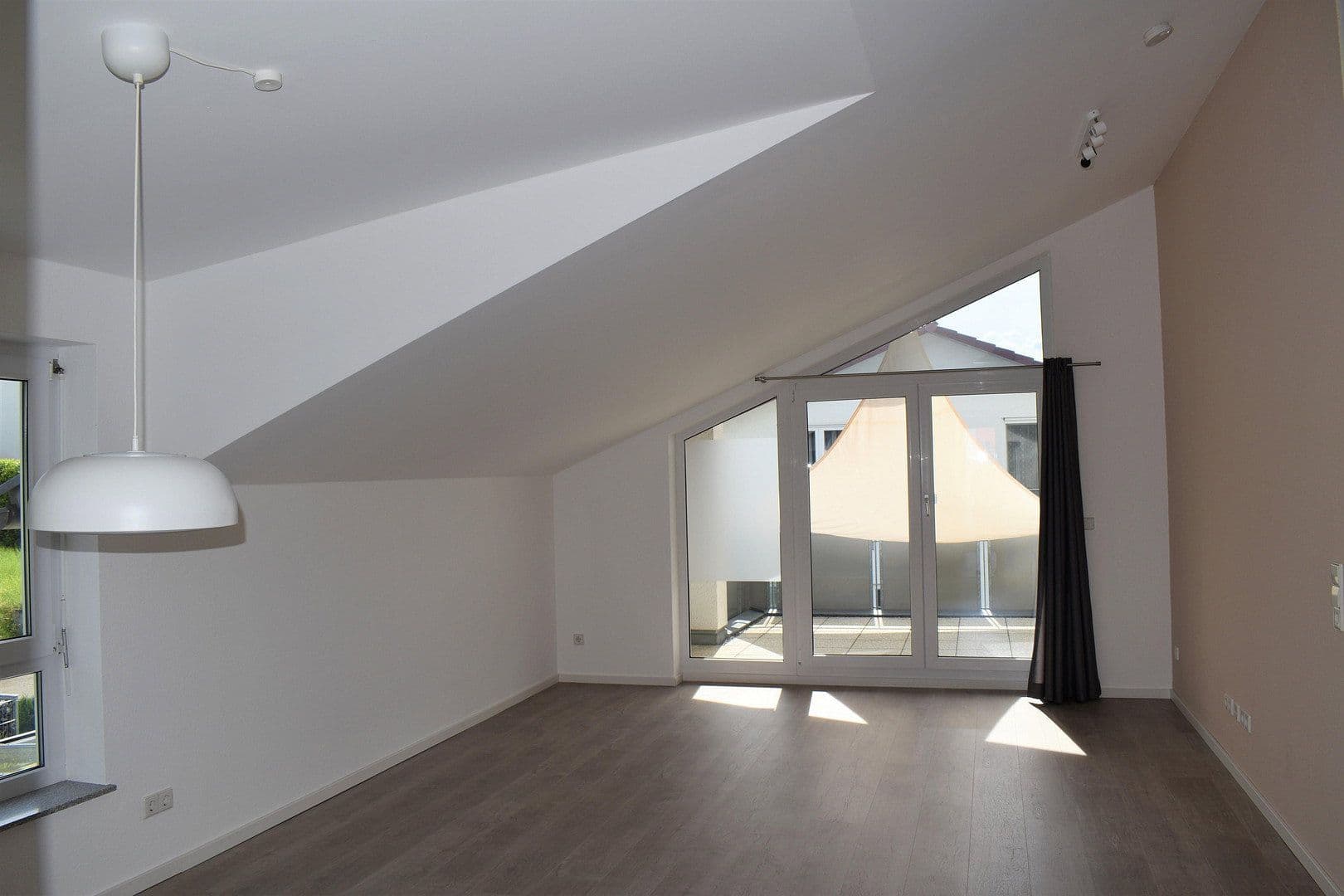 Predaj domu 207 m², pozemok 364 m², Deizisau, Bádensko-Wurttembersko Predaj domu 207 m², pozemok 364 m², Deizisau, Bádensko-Wurttembersko