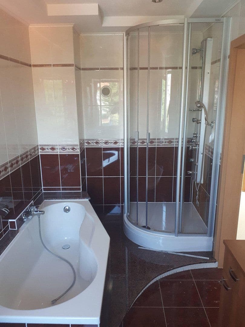 Prenájom bytu 2-izbový 74 m², Arnstadt, Durínsko Prenájom bytu 2-izbový 74 m², Arnstadt, Durínsko