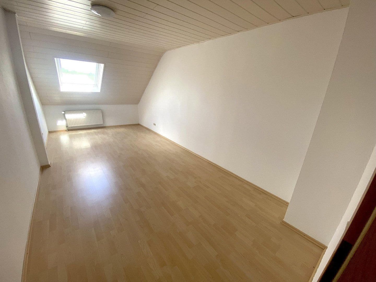 Prenájom domu 170 m², pozemok 265 m², Neidenstein, Bádensko-Wurttembersko Prenájom domu 170 m², pozemok 265 m², Neidenstein, Bádensko-Wurttembersko