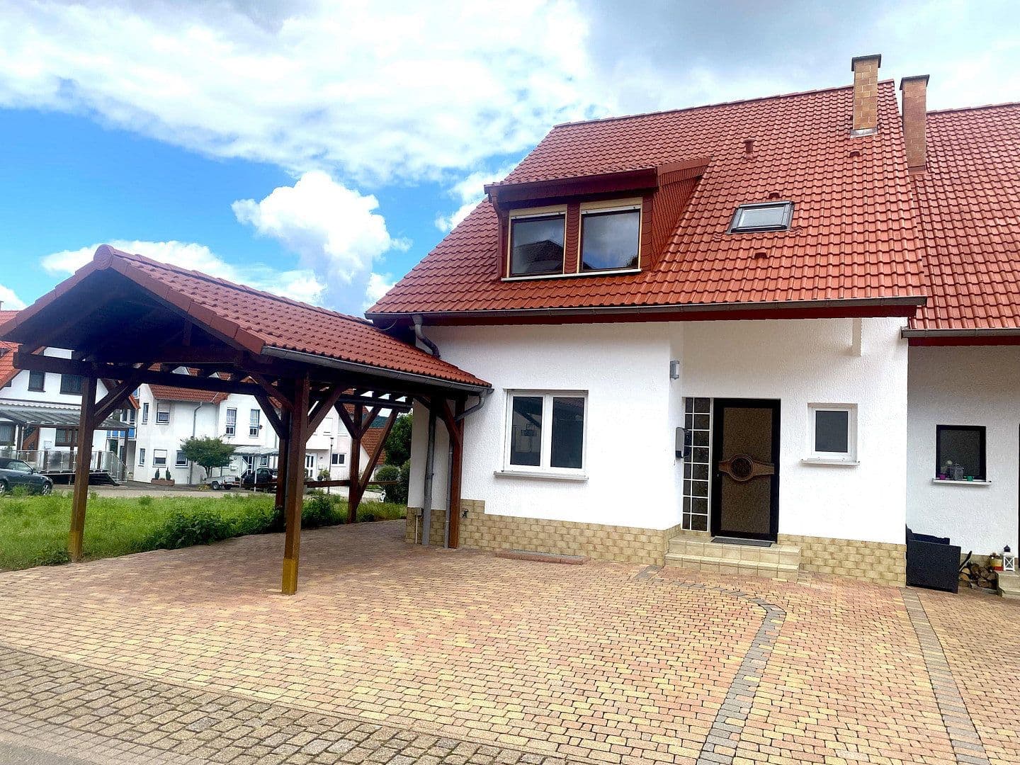 Prenájom domu 170 m², pozemok 265 m², Neidenstein, Bádensko-Wurttembersko Prenájom domu 170 m², pozemok 265 m², Neidenstein, Bádensko-Wurttembersko