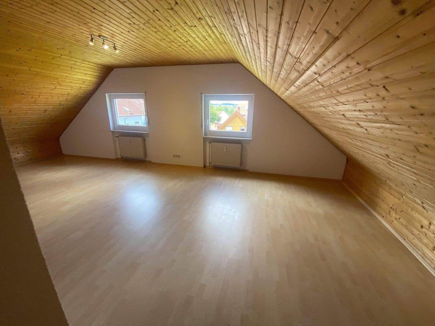 Prenájom domu 170 m², pozemok 265 m², Neidenstein, Bádensko-Wurttembersko Prenájom domu 170 m², pozemok 265 m², Neidenstein, Bádensko-Wurttembersko