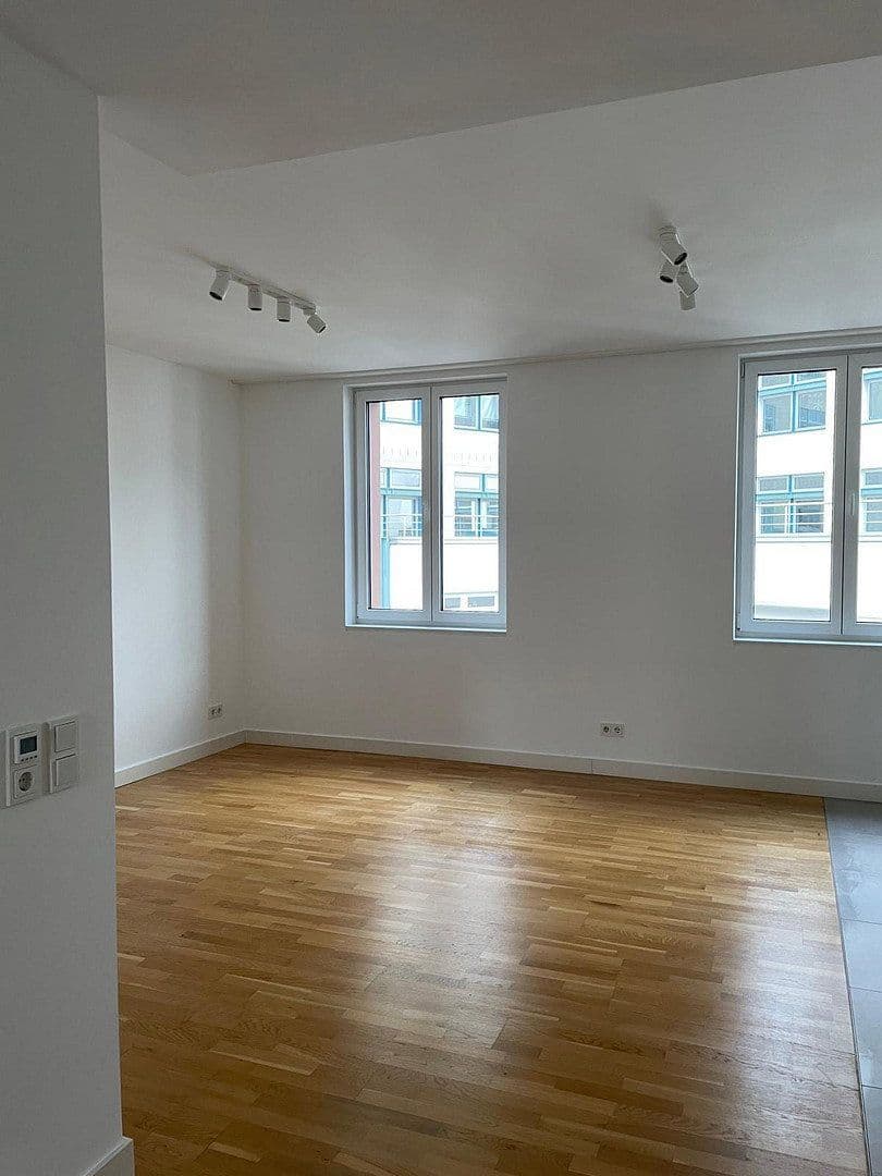 Prenájom bytu 2-izbový 52 m², Frankfurt, Hesensko Prenájom bytu 2-izbový 52 m², Frankfurt, Hesensko