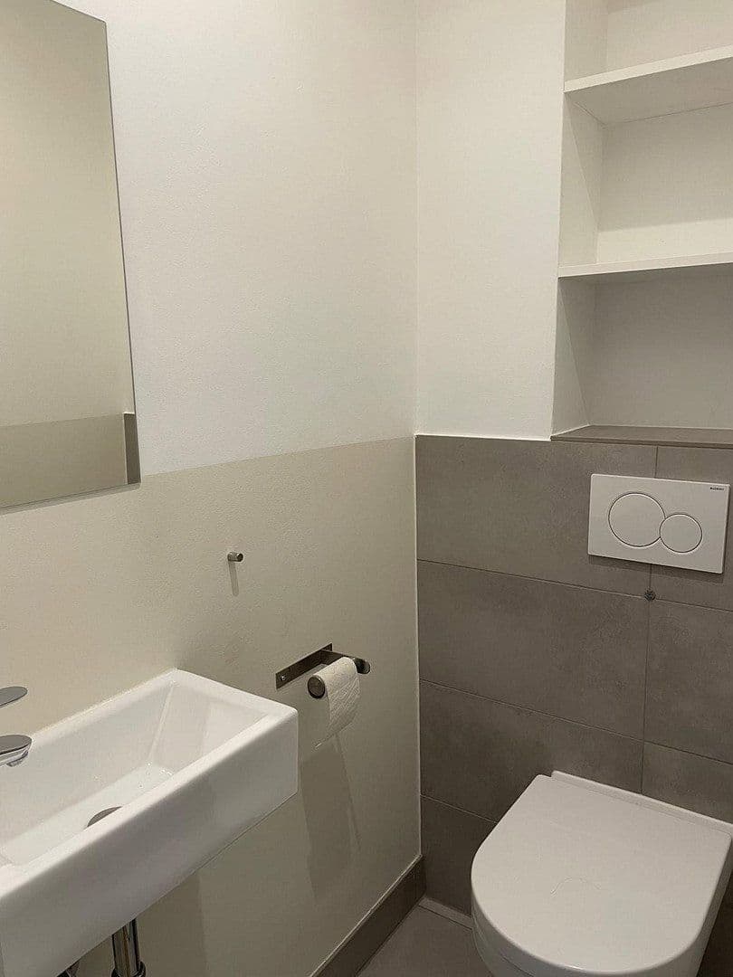 Prenájom bytu 2-izbový 52 m², Frankfurt, Hesensko Prenájom bytu 2-izbový 52 m², Frankfurt, Hesensko