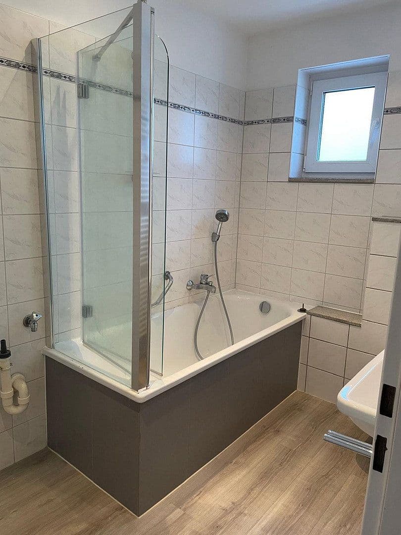 Prenájom bytu 3-izbový 85 m², Usingen, Hesensko Prenájom bytu 3-izbový 85 m², Usingen, Hesensko