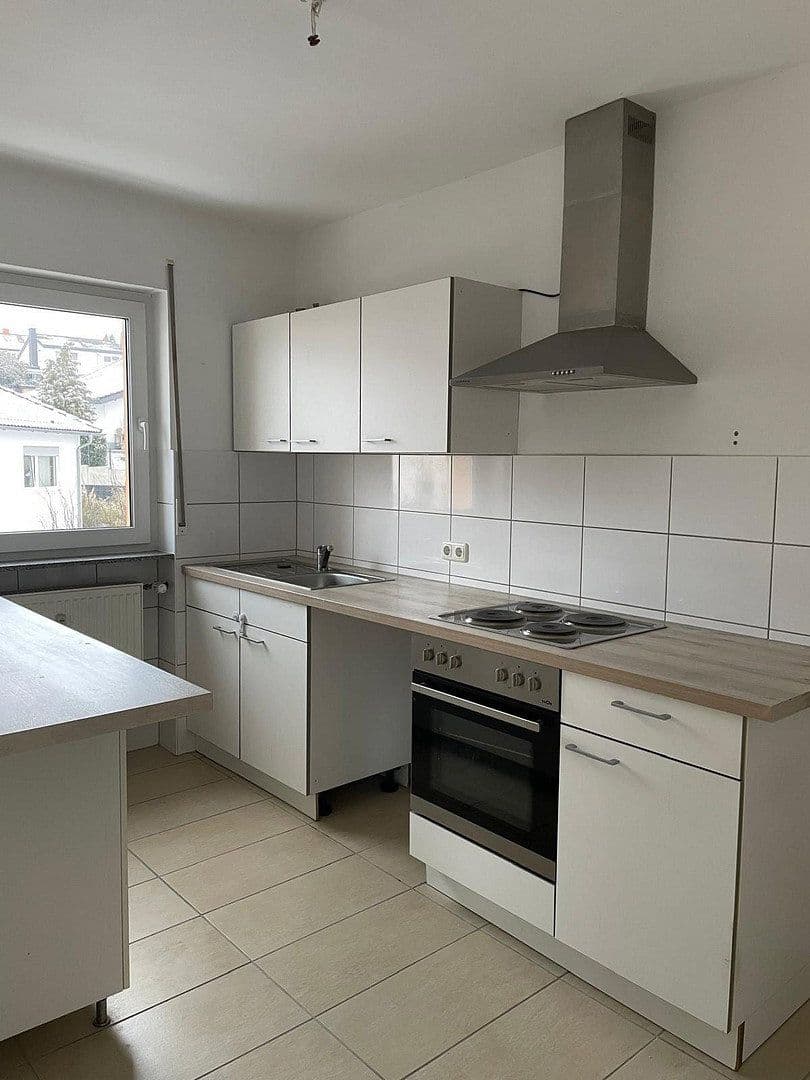 Prenájom bytu 3-izbový 85 m², Usingen, Hesensko Prenájom bytu 3-izbový 85 m², Usingen, Hesensko