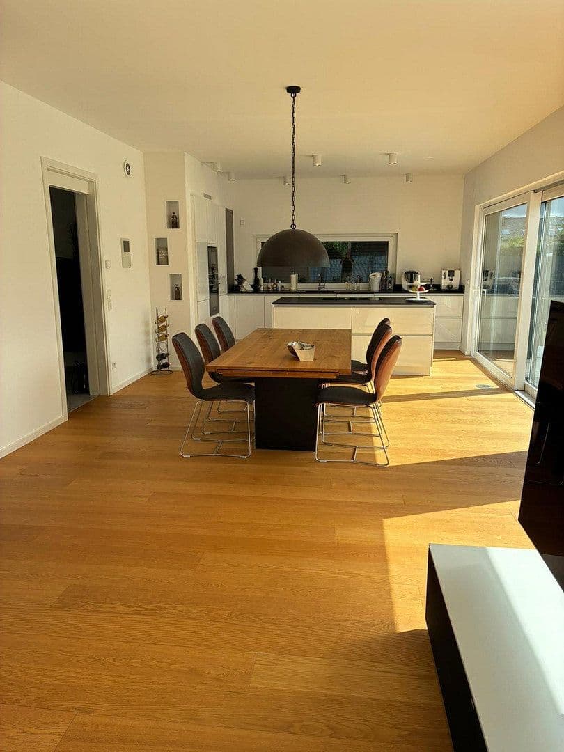 Predaj domu 188 m², pozemok 500 m², Neusäß, Bavorsko Predaj domu 188 m², pozemok 500 m², Neusäß, Bavorsko