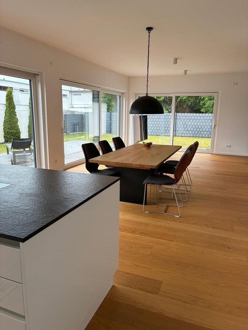 Predaj domu 188 m², pozemok 500 m², Neusäß, Bavorsko Predaj domu 188 m², pozemok 500 m², Neusäß, Bavorsko