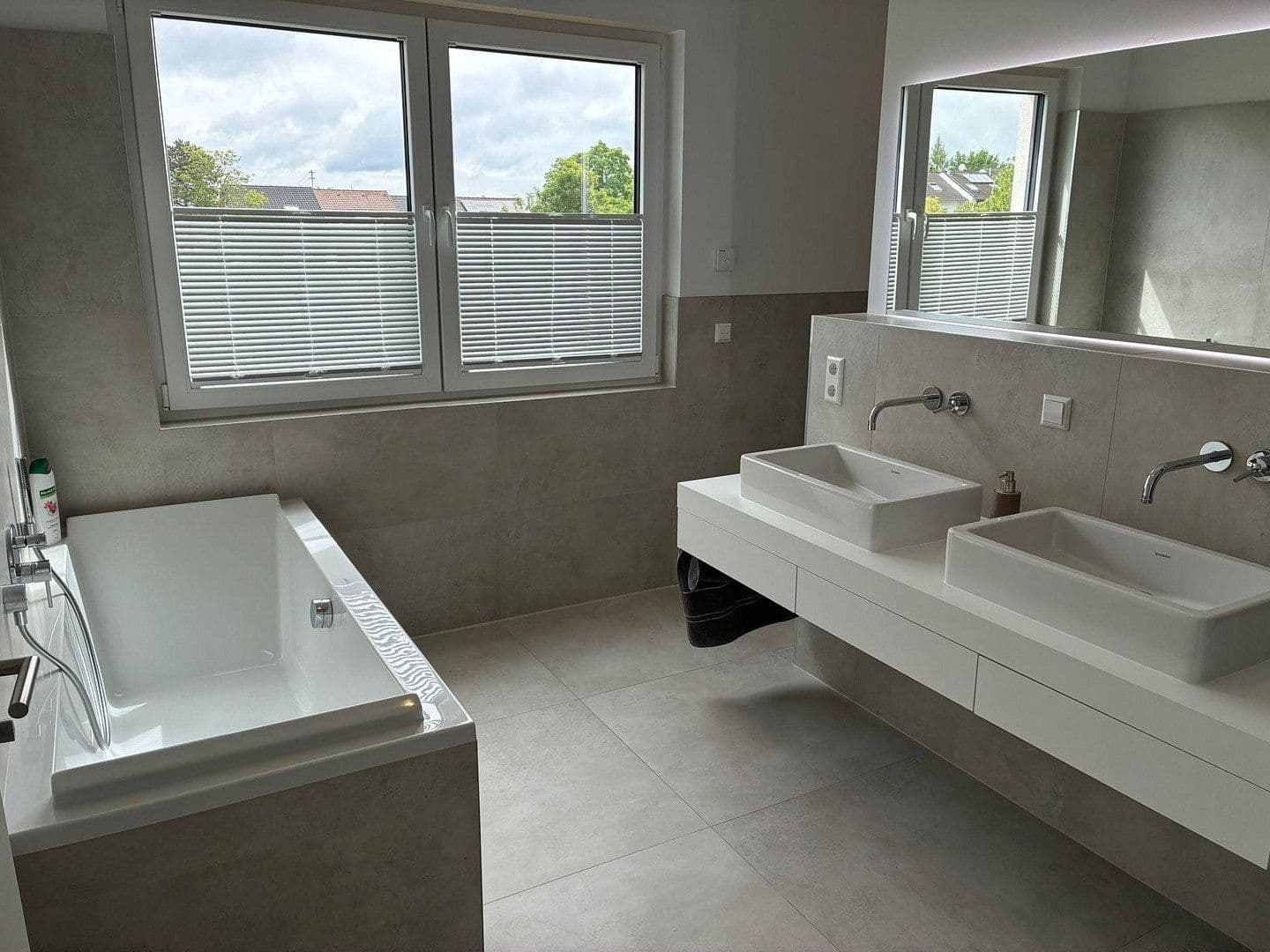 Predaj domu 188 m², pozemok 500 m², Neusäß, Bavorsko Predaj domu 188 m², pozemok 500 m², Neusäß, Bavorsko