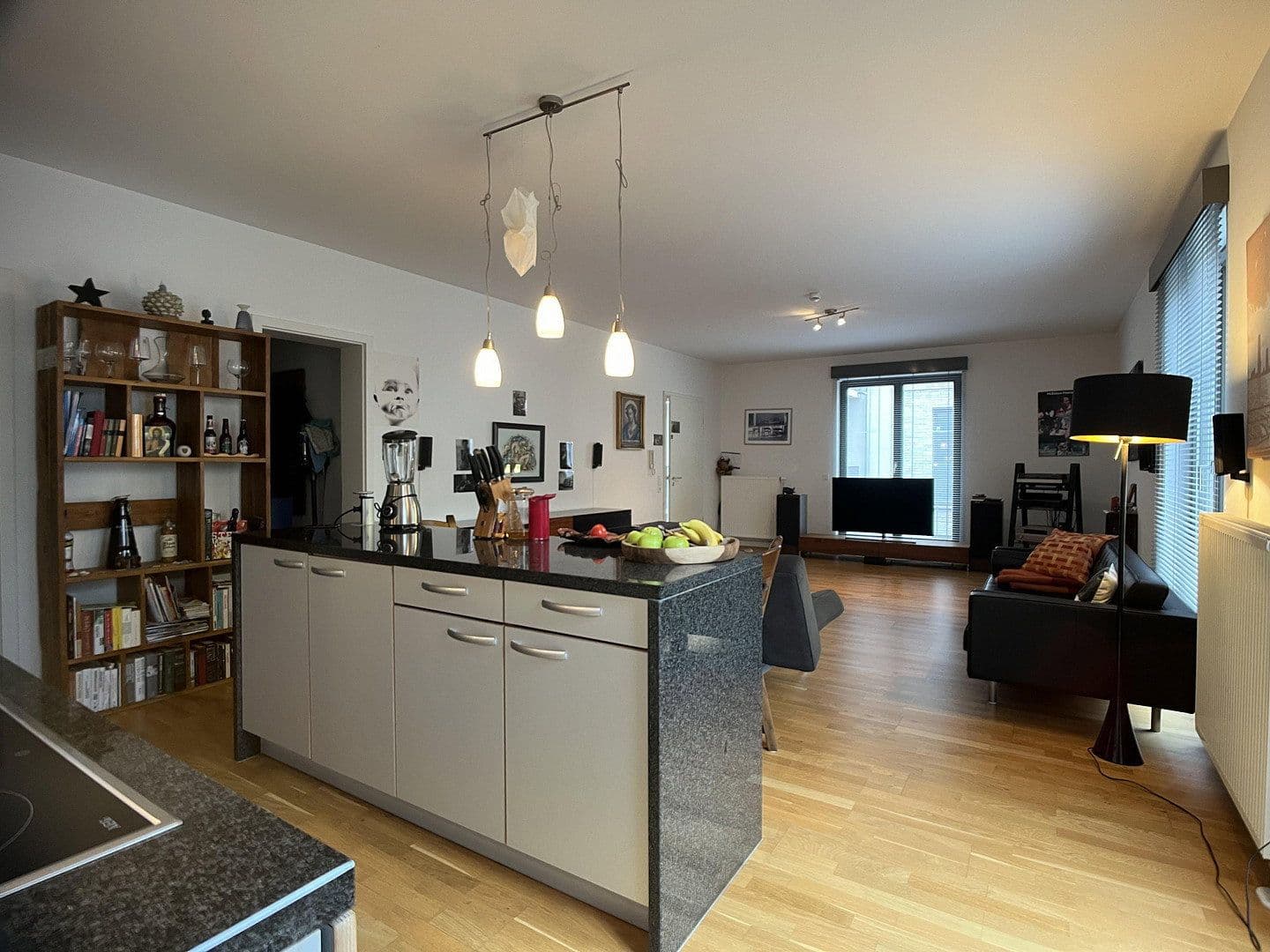 Predaj bytu 2-izbový 92 m², Frankfurt, Hesensko Predaj bytu 2-izbový 92 m², Frankfurt, Hesensko