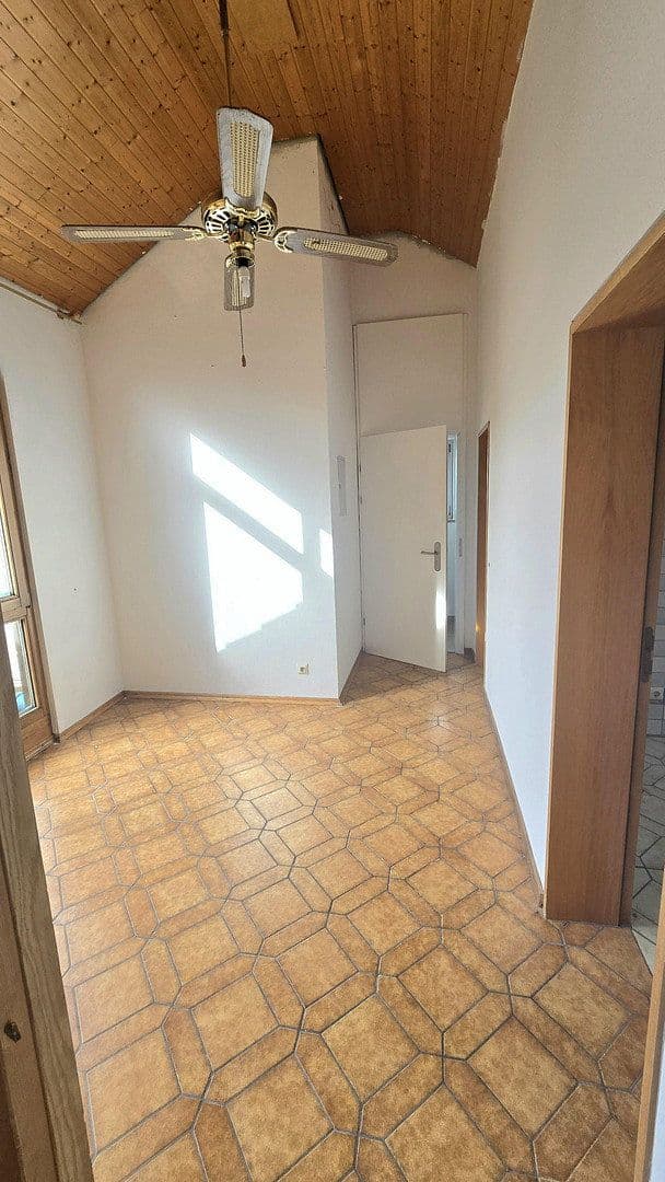 Predaj domu 232 m², pozemok 280 m², Weißhoferstr. 46, Bretten, Bádensko-Wurttembersko Predaj domu 232 m², pozemok 280 m², Weißhoferstr. 46, Bretten, Bádensko-Wurttembersko
