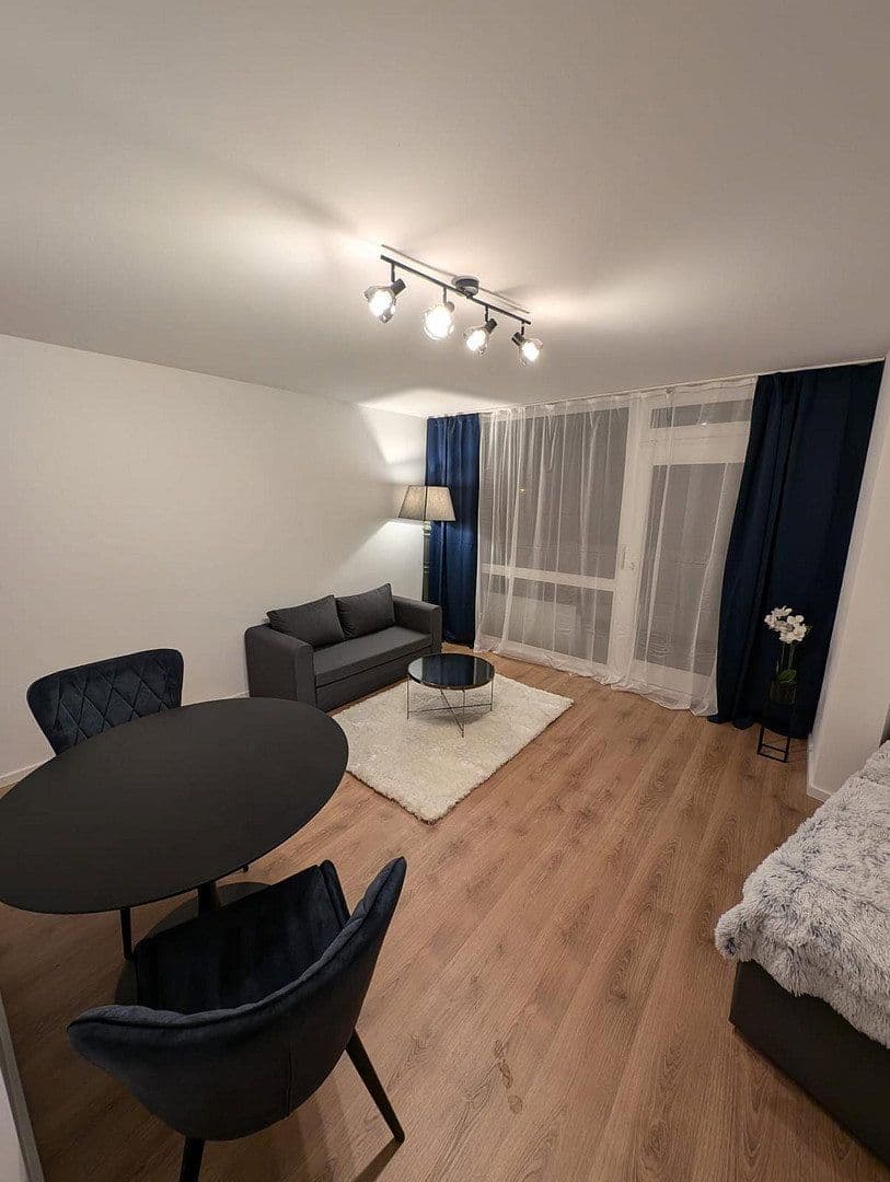 Prenájom bytu 1-izbový 32 m², München, Bavorsko Prenájom bytu 1-izbový 32 m², München, Bavorsko