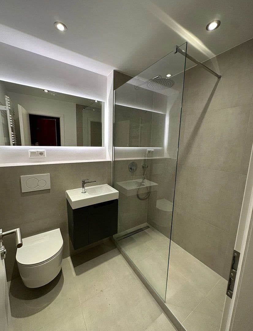 Prenájom bytu 1-izbový 32 m², München, Bavorsko Prenájom bytu 1-izbový 32 m², München, Bavorsko