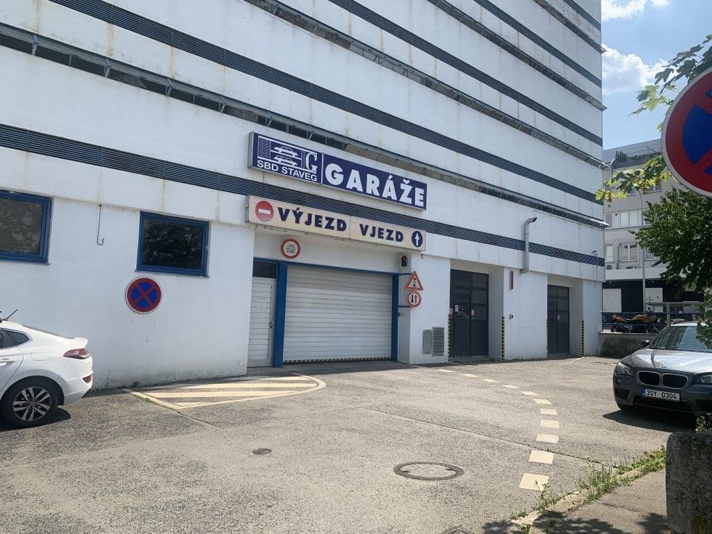 Prenájom garáže 18 m², Holušická, Praha, Praha Prenájom garáže 18 m², Holušická, Praha, Praha