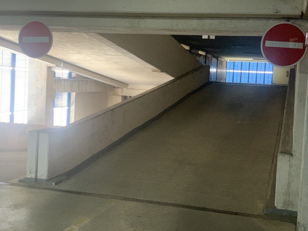 Prenájom garáže 18 m², Holušická, Praha, Praha Prenájom garáže 18 m², Holušická, Praha, Praha