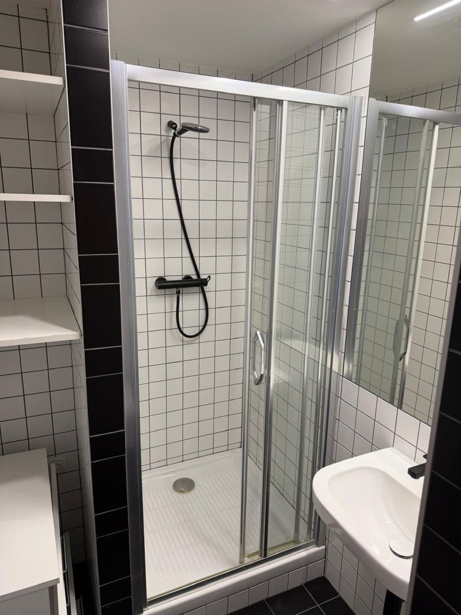 Prenájom bytu 1-izbový 36 m², Bělehradská, Pardubice, Pardubický kraj Prenájom bytu 1-izbový 36 m², Bělehradská, Pardubice, Pardubický kraj