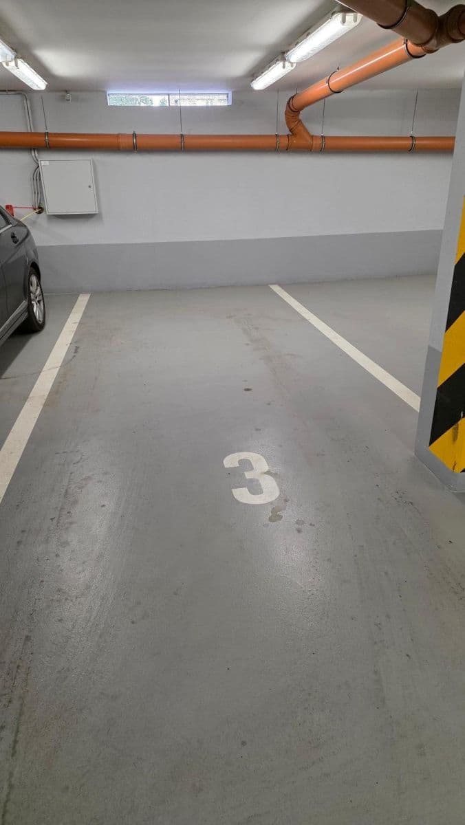 Prenájom garáže 14 m², Praha, Praha Prenájom garáže 14 m², Praha, Praha