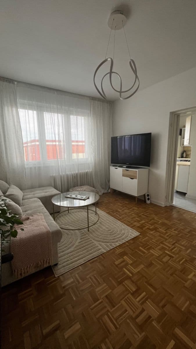 Predaj bytu 2-izbový 59 m², Jiráskova, Lužec nad Vltavou, Středočeský kraj Predaj bytu 2-izbový 59 m², Jiráskova, Lužec nad Vltavou, Středočeský kraj