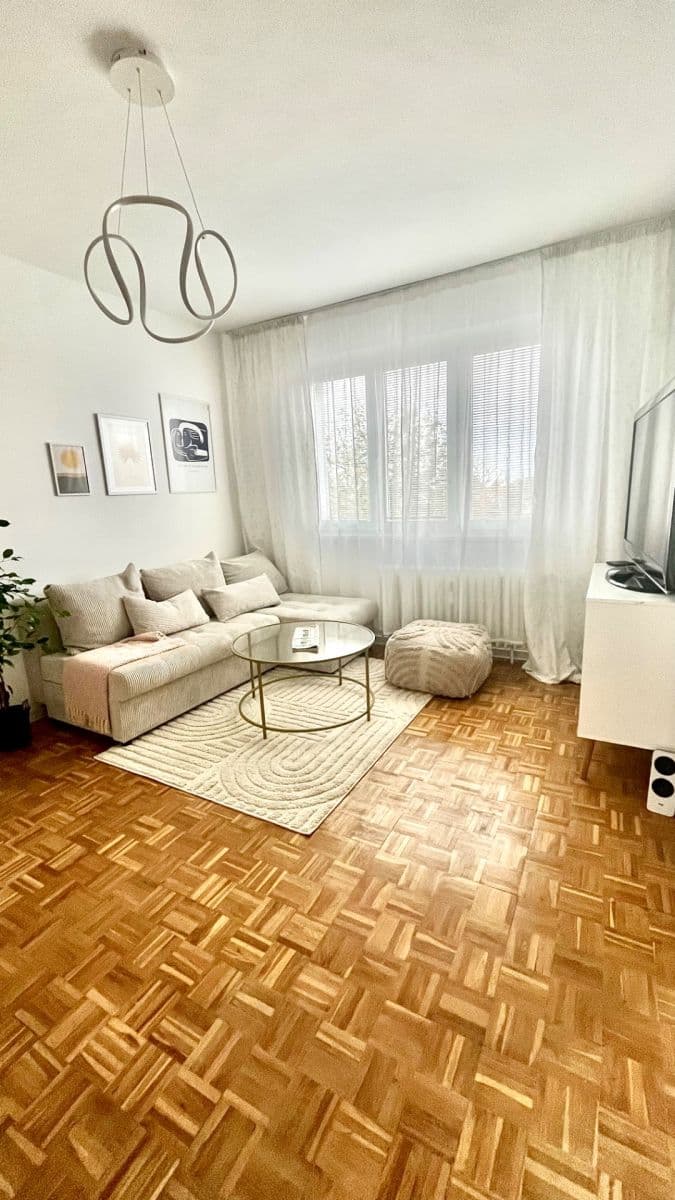 Predaj bytu 2-izbový 59 m², Jiráskova, Lužec nad Vltavou, Středočeský kraj Predaj bytu 2-izbový 59 m², Jiráskova, Lužec nad Vltavou, Středočeský kraj