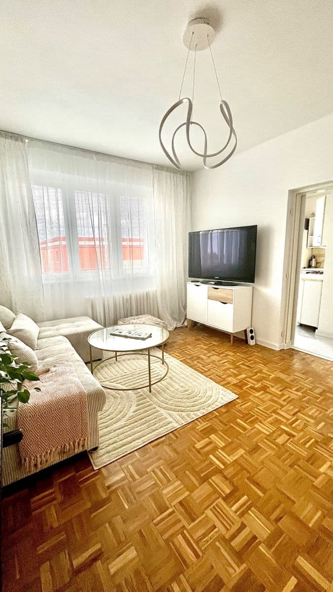 Predaj bytu 2-izbový 59 m², Jiráskova, Lužec nad Vltavou, Středočeský kraj Predaj bytu 2-izbový 59 m², Jiráskova, Lužec nad Vltavou, Středočeský kraj