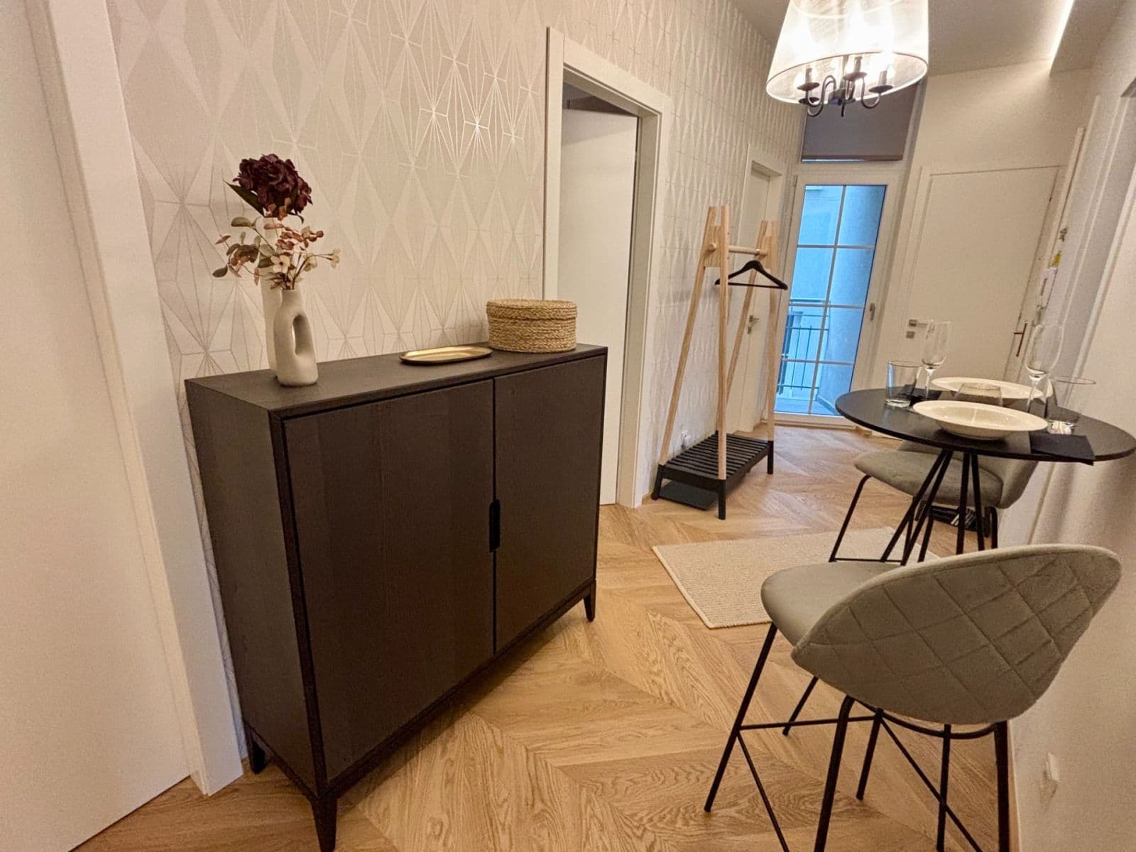 Prenájom bytu 4-izbový 89 m², Na Zlatnici, Praha, Praha Prenájom bytu 4-izbový 89 m², Na Zlatnici, Praha, Praha