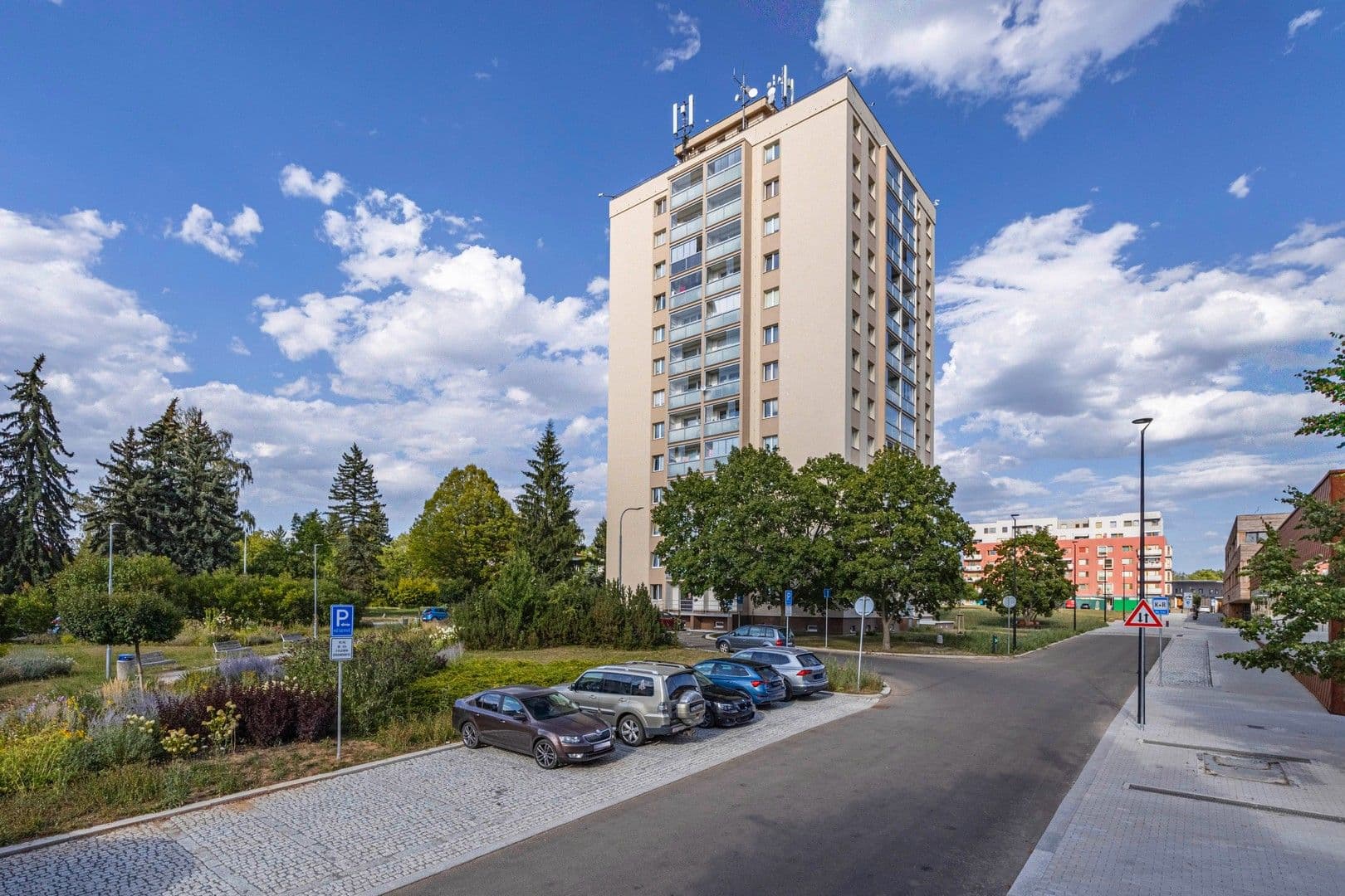 Prenájom bytu 1-izbový 44 m², Komenského náměstí, Říčany, Středočeský kraj Prenájom bytu 1-izbový 44 m², Komenského náměstí, Říčany, Středočeský kraj