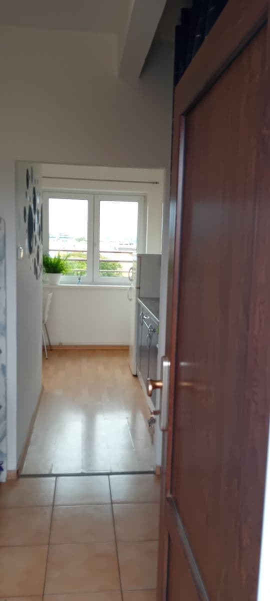 Prenájom bytu 1-izbový 30 m², Obětí 6. května, Praha, Praha Prenájom bytu 1-izbový 30 m², Obětí 6. května, Praha, Praha