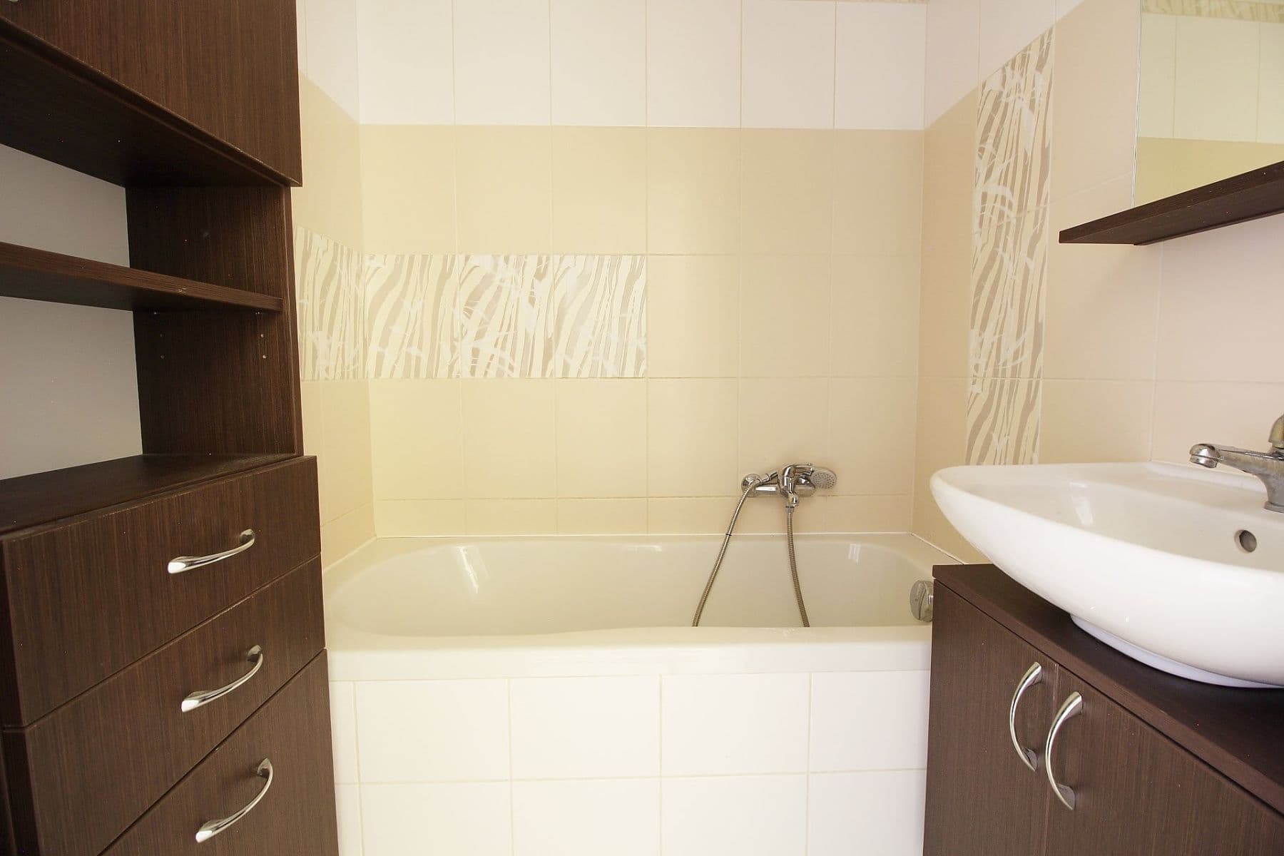 Prenájom bytu 2-izbový 52 m², Počernická, Praha, Praha Prenájom bytu 2-izbový 52 m², Počernická, Praha, Praha