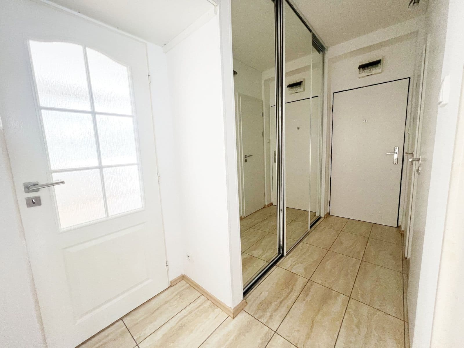 Prenájom bytu 3-izbový 72 m², Na Šutce, Praha, Praha Prenájom bytu 3-izbový 72 m², Na Šutce, Praha, Praha