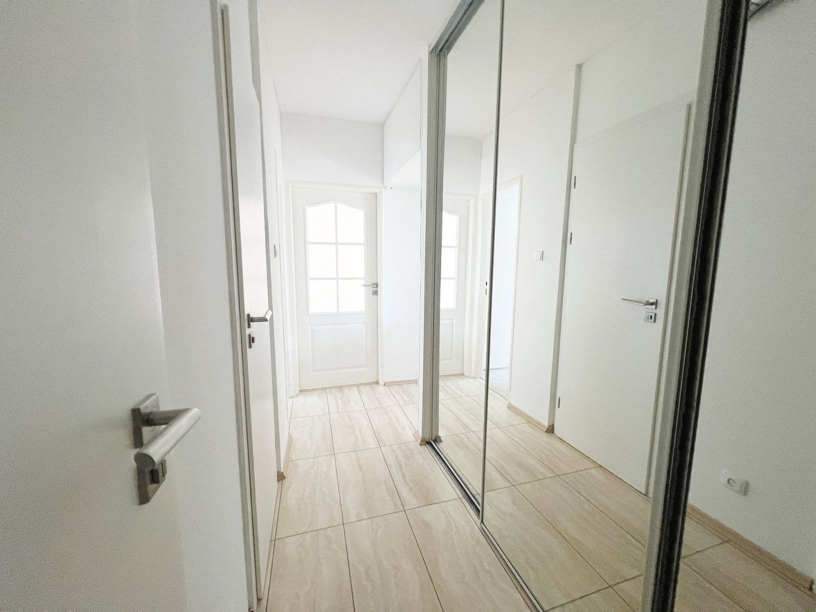 Prenájom bytu 3-izbový 72 m², Na Šutce, Praha, Praha Prenájom bytu 3-izbový 72 m², Na Šutce, Praha, Praha