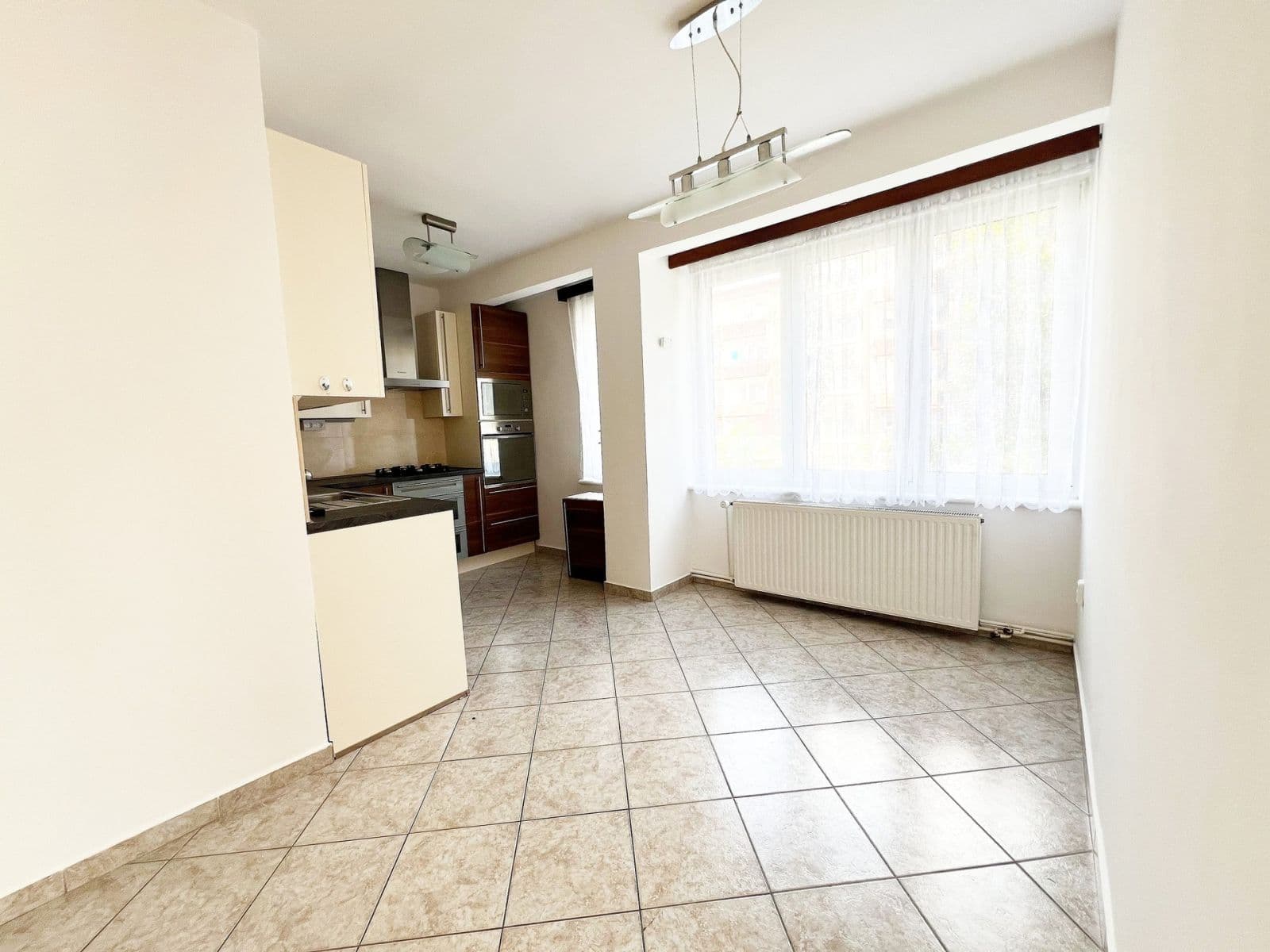 Prenájom bytu 3-izbový 72 m², Na Šutce, Praha, Praha Prenájom bytu 3-izbový 72 m², Na Šutce, Praha, Praha