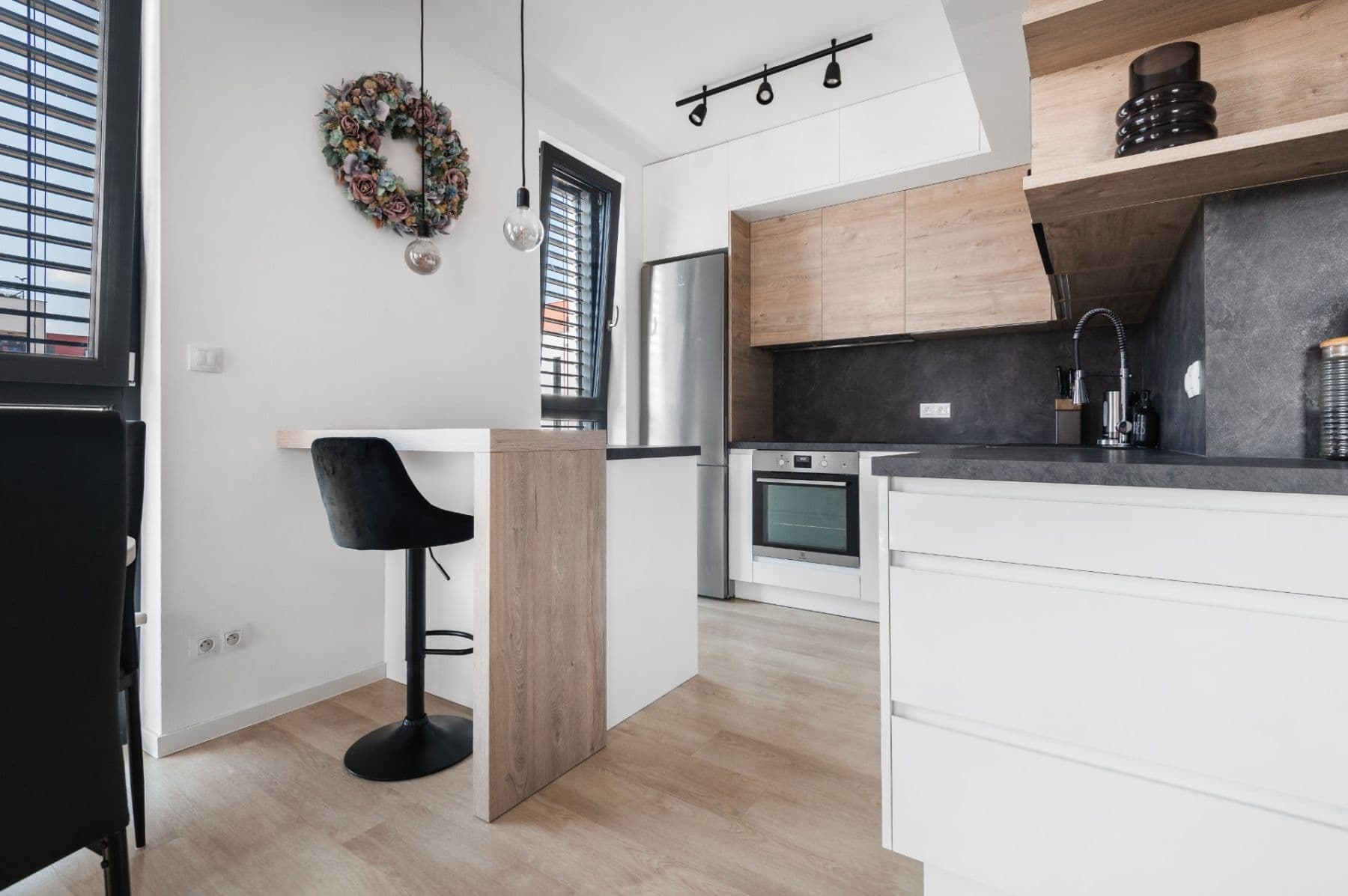 Predaj bytu 2-izbový 65 m², Zásmucká, Kolín, Středočeský kraj Predaj bytu 2-izbový 65 m², Zásmucká, Kolín, Středočeský kraj