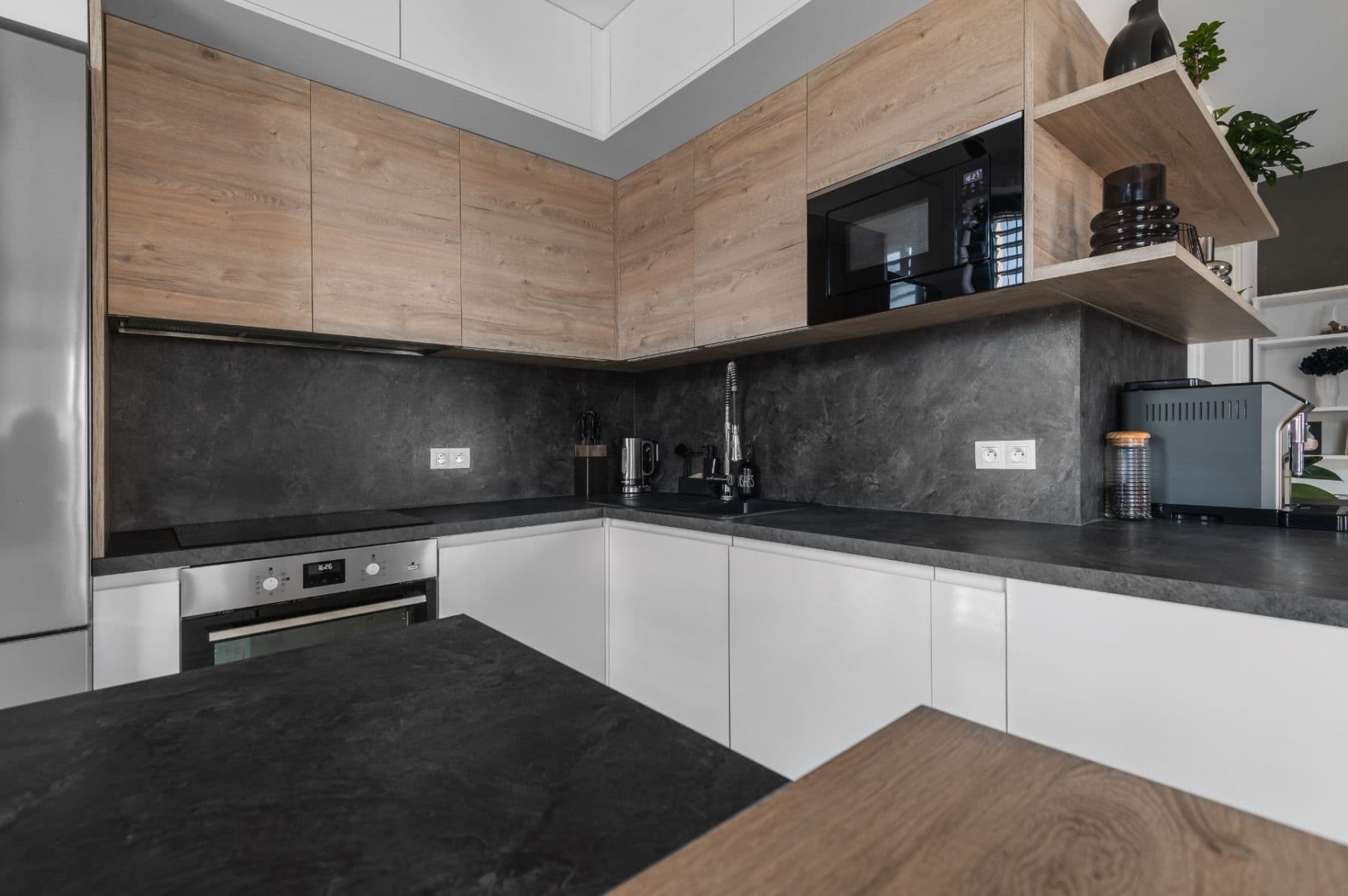 Predaj bytu 2-izbový 65 m², Zásmucká, Kolín, Středočeský kraj Predaj bytu 2-izbový 65 m², Zásmucká, Kolín, Středočeský kraj