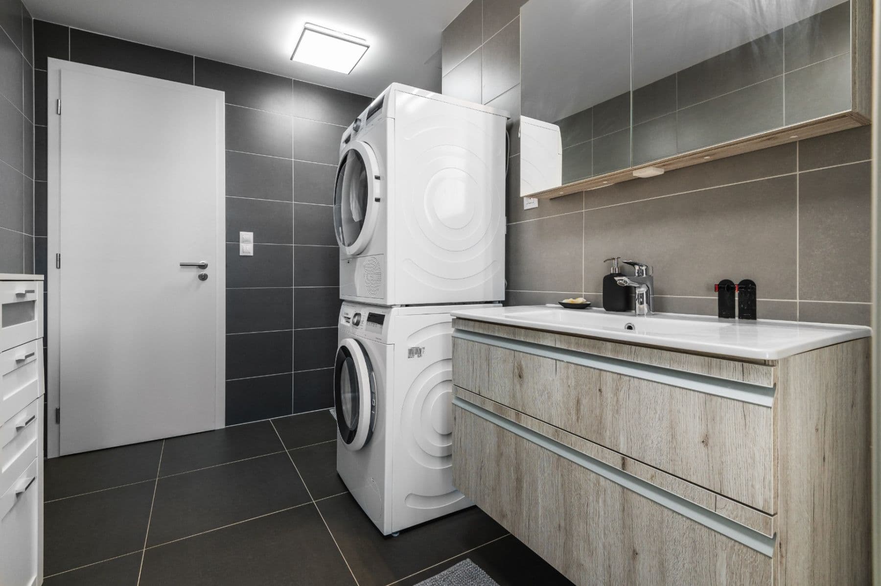 Predaj bytu 2-izbový 65 m², Zásmucká, Kolín, Středočeský kraj Predaj bytu 2-izbový 65 m², Zásmucká, Kolín, Středočeský kraj