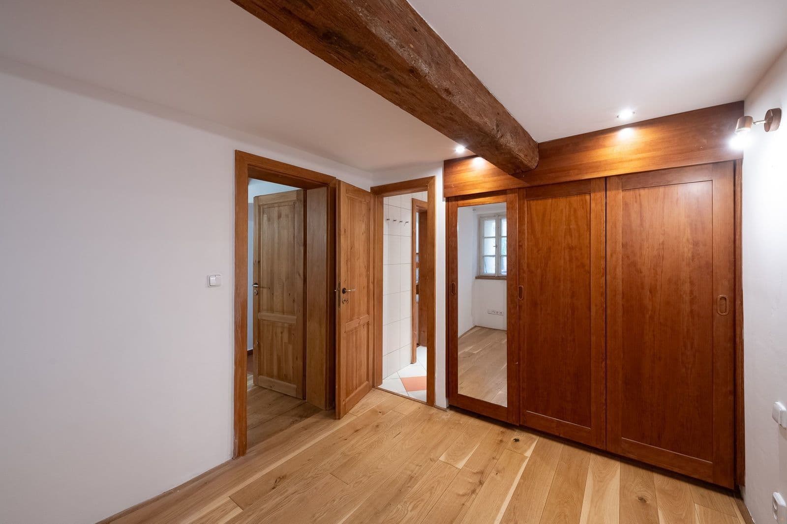 Prenájom bytu 2-izbový 49 m², Sněmovní, Praha, Praha Prenájom bytu 2-izbový 49 m², Sněmovní, Praha, Praha