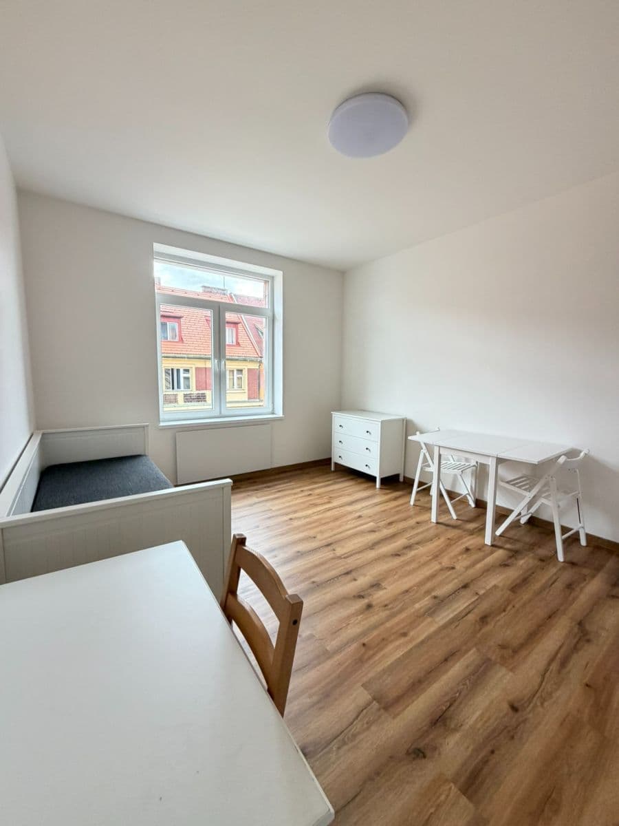 Prenájom bytu 1-izbový 24 m², Písecká, Praha, Praha Prenájom bytu 1-izbový 24 m², Písecká, Praha, Praha