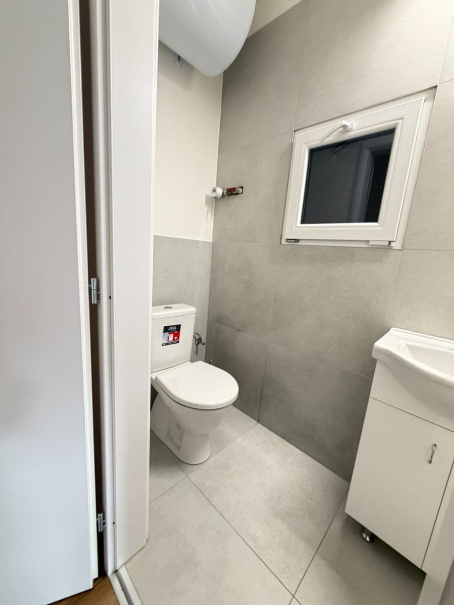 Prenájom bytu 1-izbový 24 m², Písecká, Praha, Praha Prenájom bytu 1-izbový 24 m², Písecká, Praha, Praha