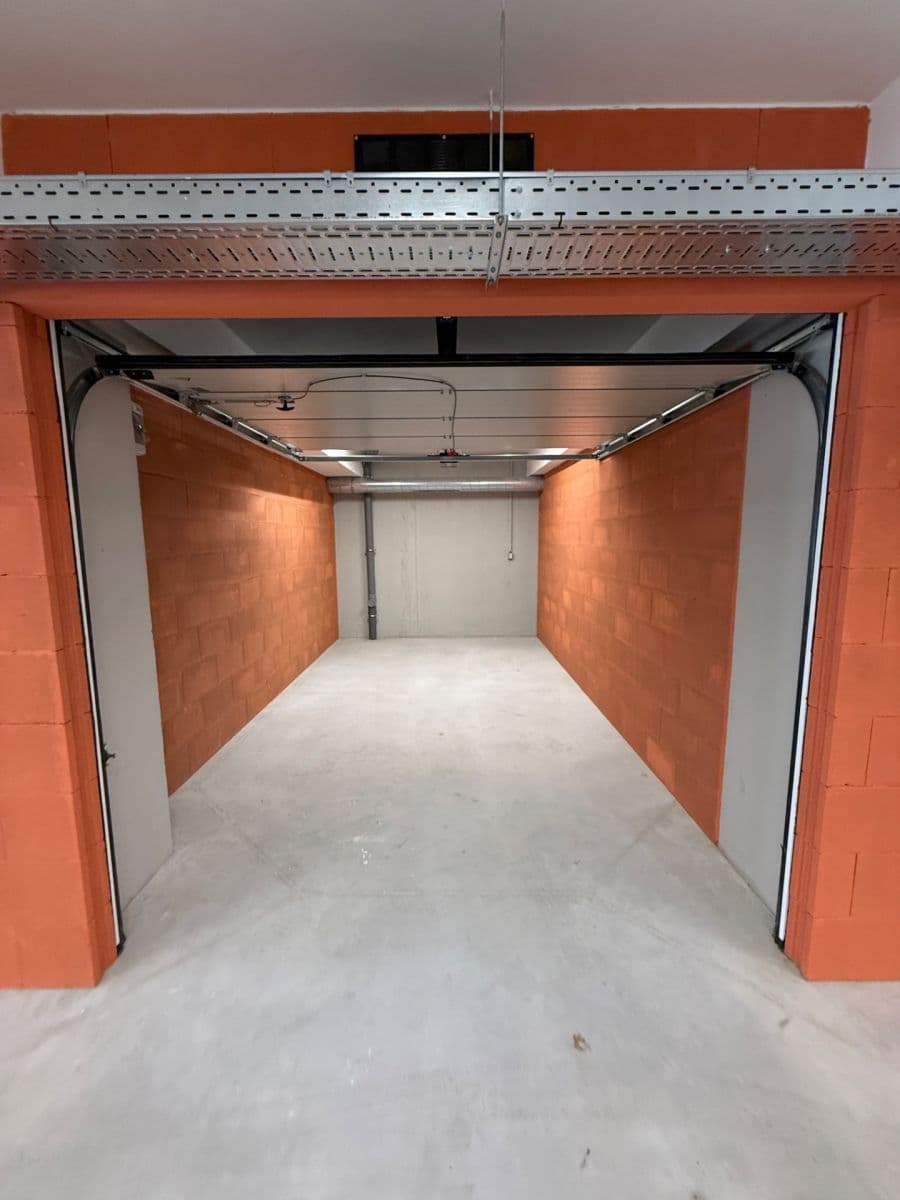 Prenájom bytu 3-izbový 71 m², Dubečská, Praha, Praha Prenájom bytu 3-izbový 71 m², Dubečská, Praha, Praha