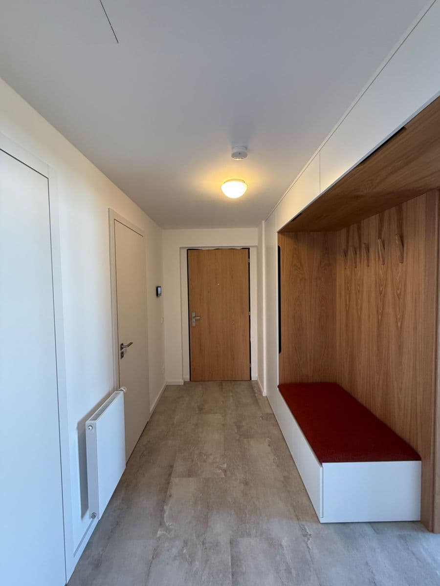 Prenájom bytu 3-izbový 71 m², Dubečská, Praha, Praha Prenájom bytu 3-izbový 71 m², Dubečská, Praha, Praha