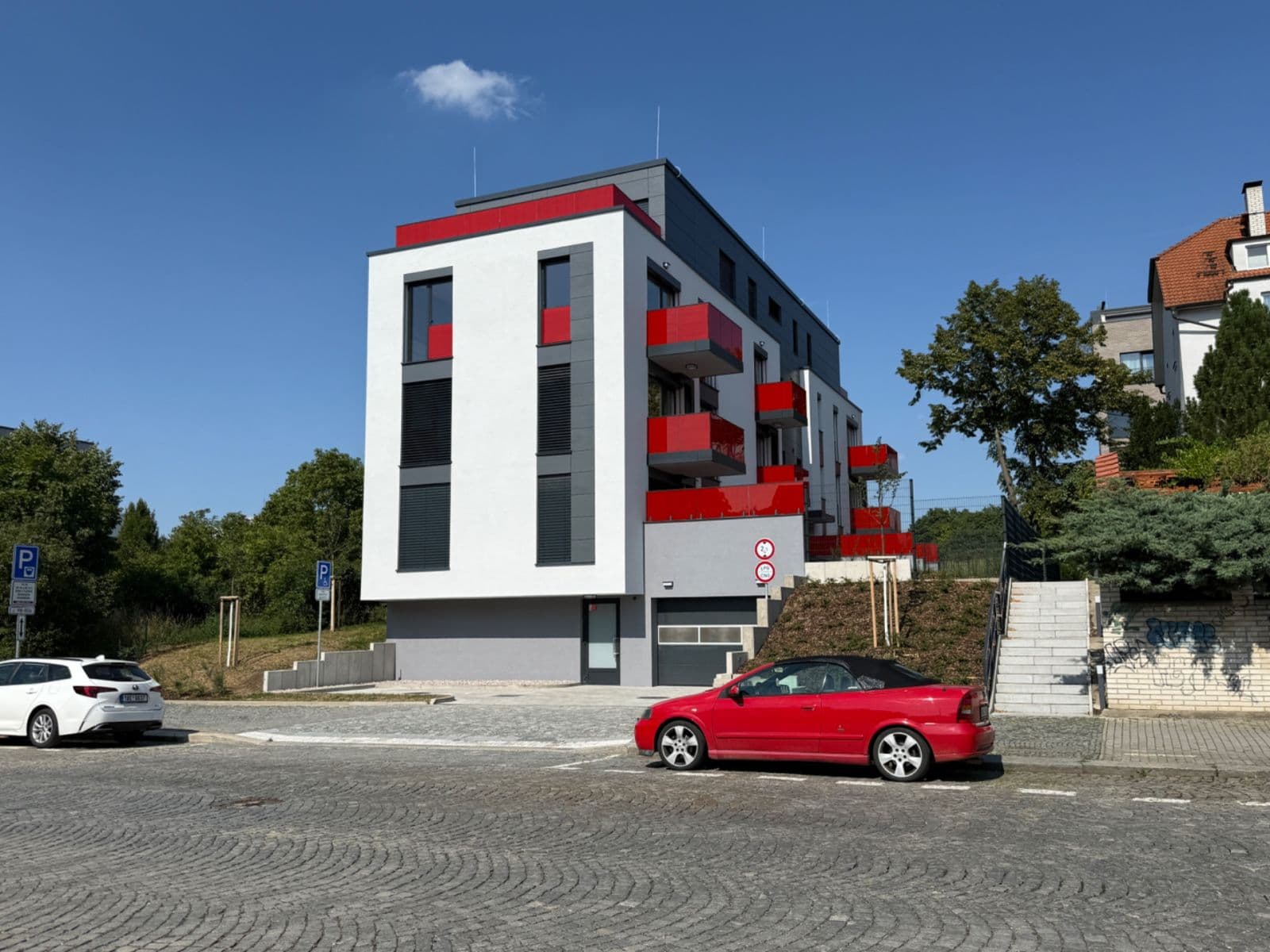 Prenájom bytu 3-izbový 71 m², Dubečská, Praha, Praha Prenájom bytu 3-izbový 71 m², Dubečská, Praha, Praha