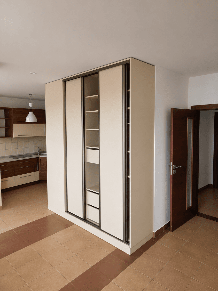 Prenájom bytu 4-izbový 109 m², Pod Lipami, Praha, Praha Prenájom bytu 4-izbový 109 m², Pod Lipami, Praha, Praha