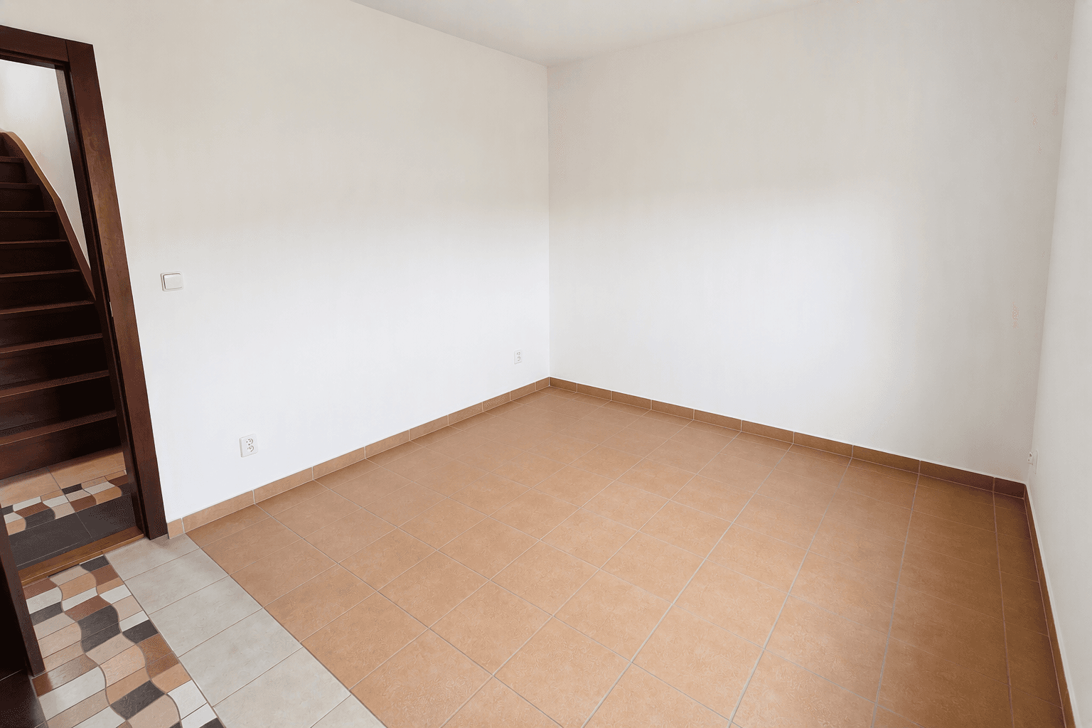 Prenájom bytu 4-izbový 109 m², Pod Lipami, Praha, Praha Prenájom bytu 4-izbový 109 m², Pod Lipami, Praha, Praha