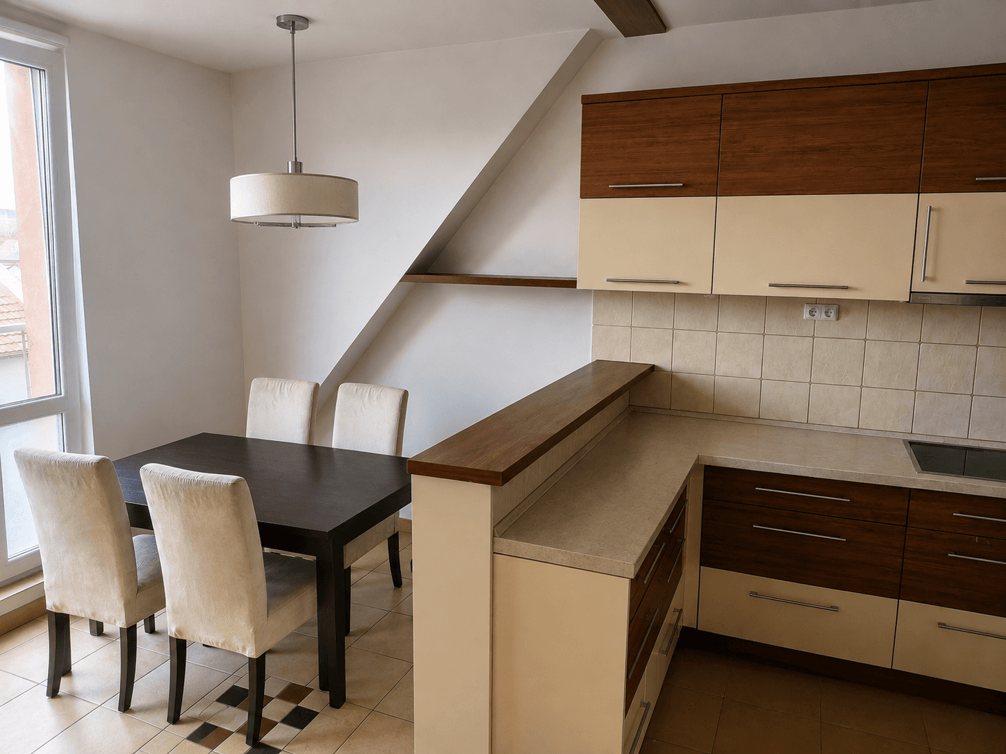 Prenájom bytu 4-izbový 109 m², Pod Lipami, Praha, Praha Prenájom bytu 4-izbový 109 m², Pod Lipami, Praha, Praha