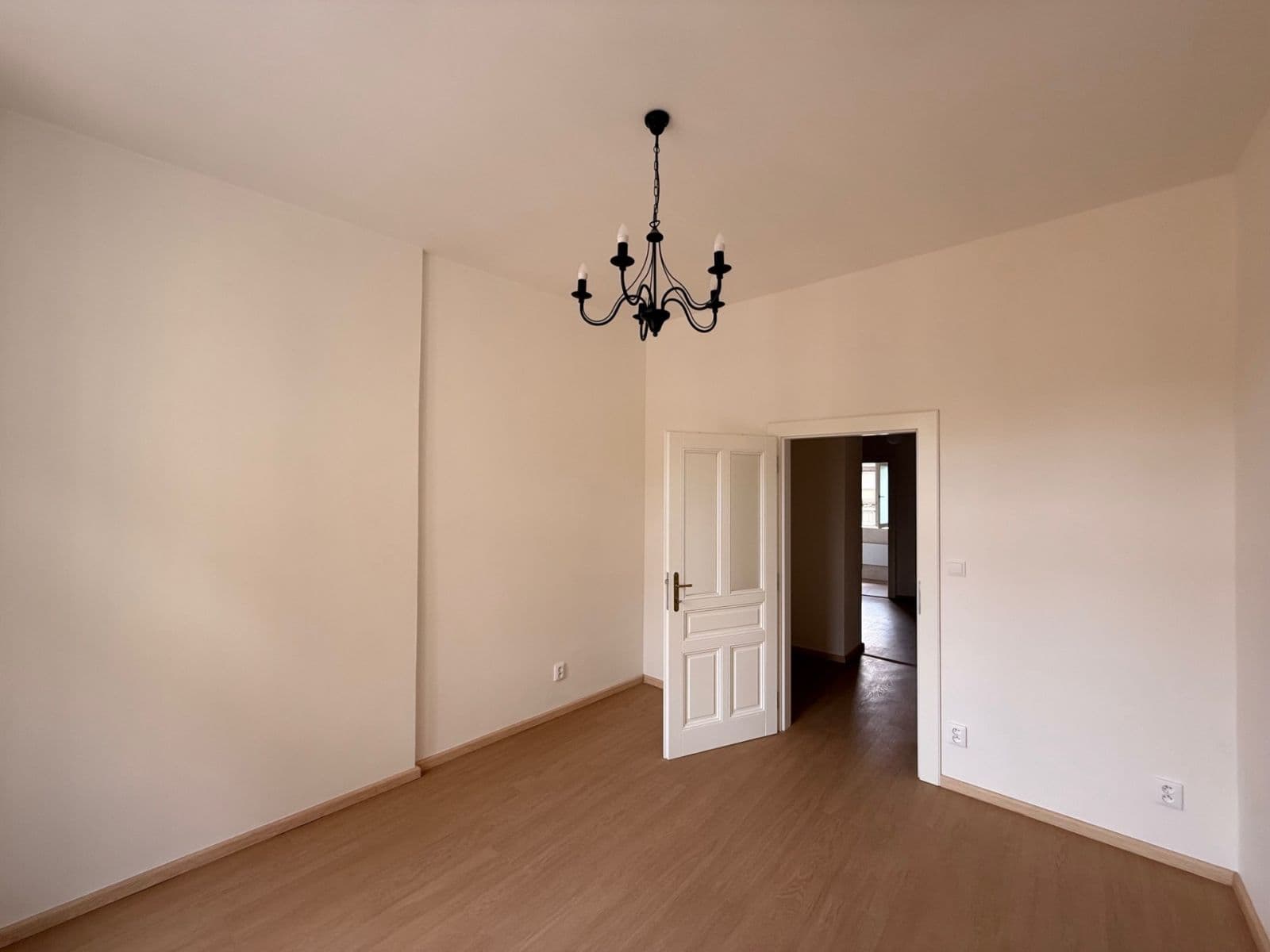 Prenájom bytu 2-izbový 52 m², Krymská, Praha, Praha Prenájom bytu 2-izbový 52 m², Krymská, Praha, Praha