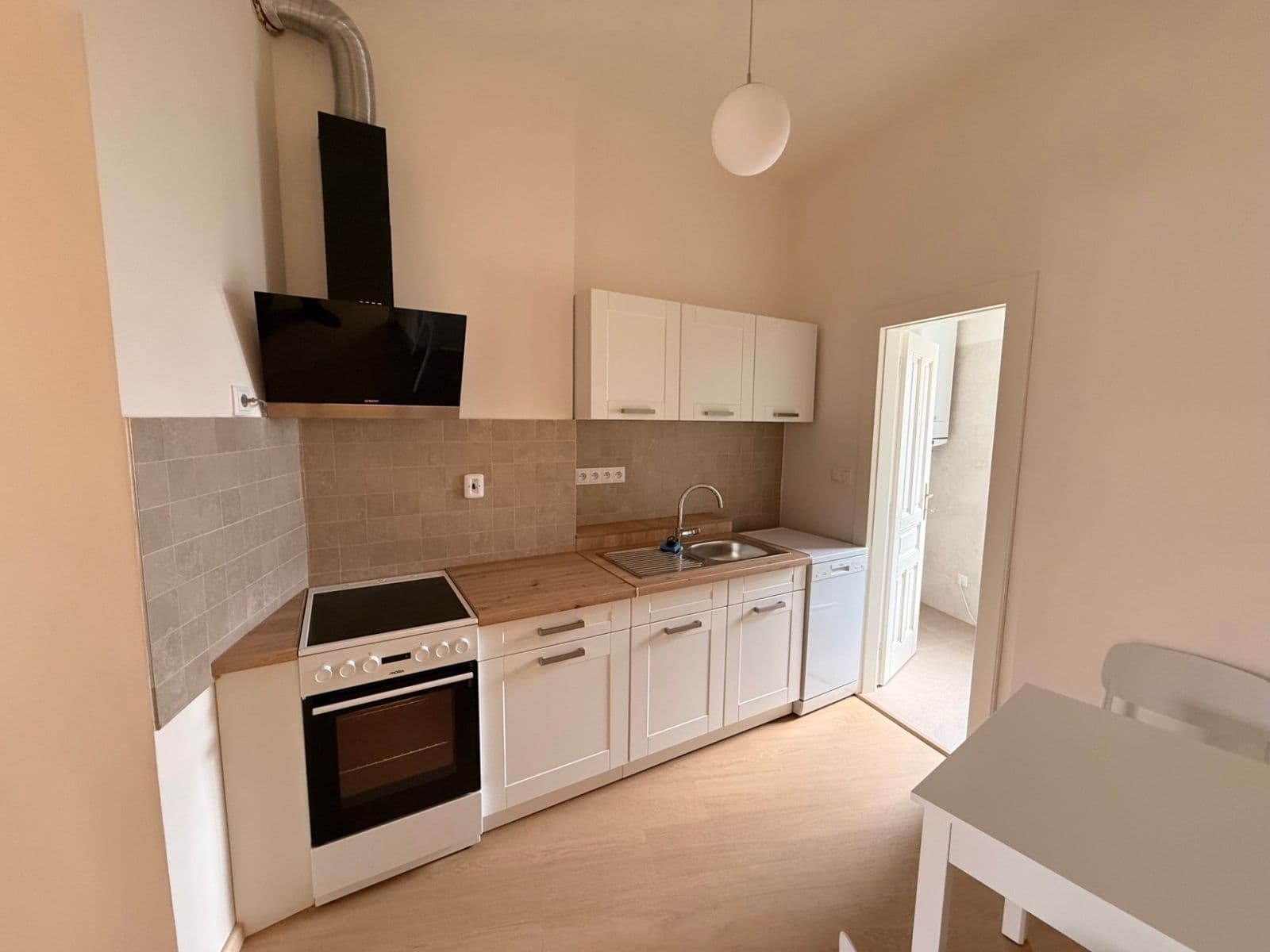 Prenájom bytu 2-izbový 52 m², Krymská, Praha, Praha Prenájom bytu 2-izbový 52 m², Krymská, Praha, Praha