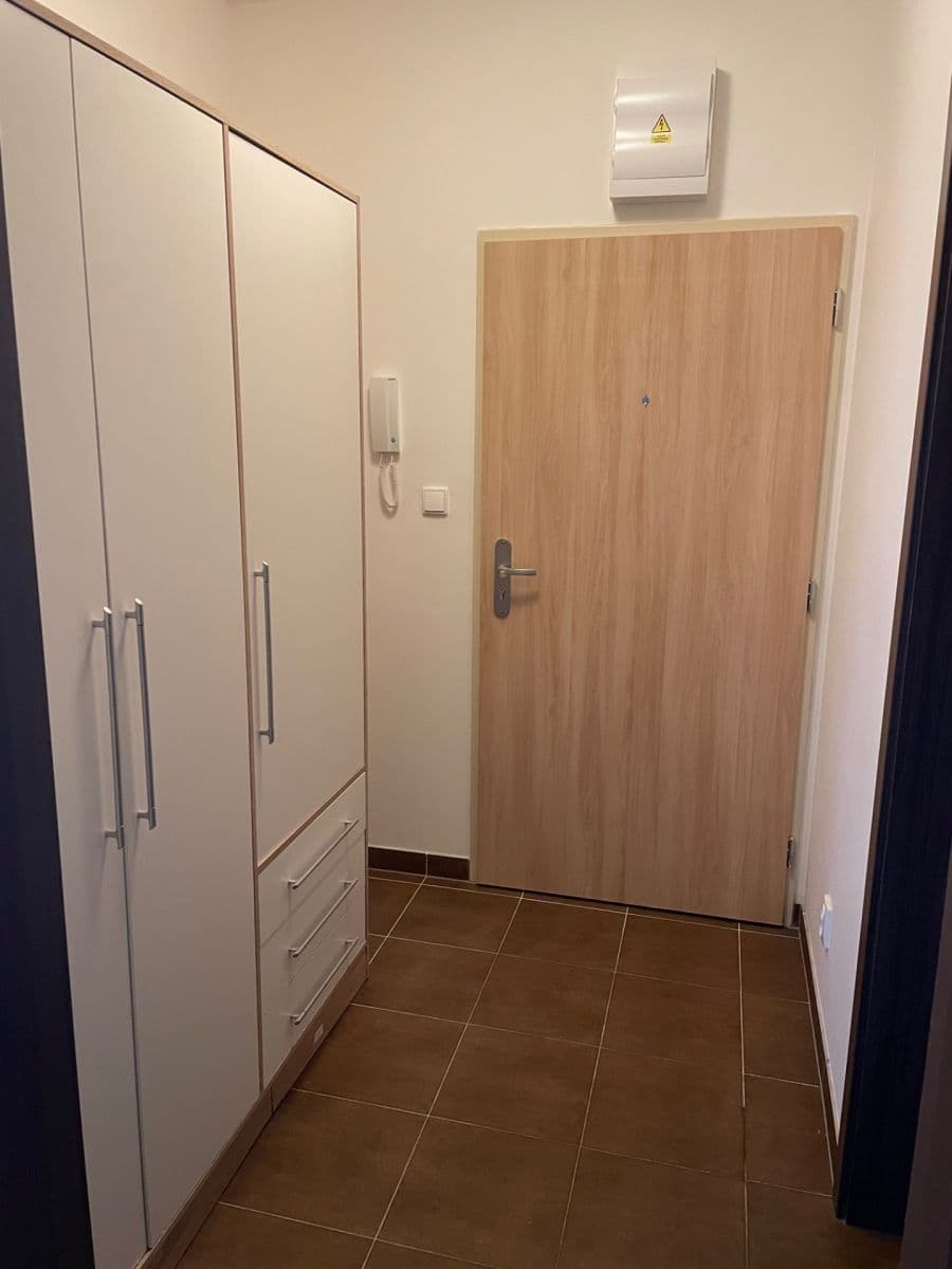 Prenájom bytu 1-izbový 30 m², Jaroslava Holečka, Kladno, Středočeský kraj Prenájom bytu 1-izbový 30 m², Jaroslava Holečka, Kladno, Středočeský kraj