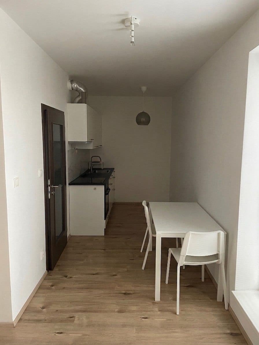 Prenájom bytu 1-izbový 30 m², Jaroslava Holečka, Kladno, Středočeský kraj Prenájom bytu 1-izbový 30 m², Jaroslava Holečka, Kladno, Středočeský kraj