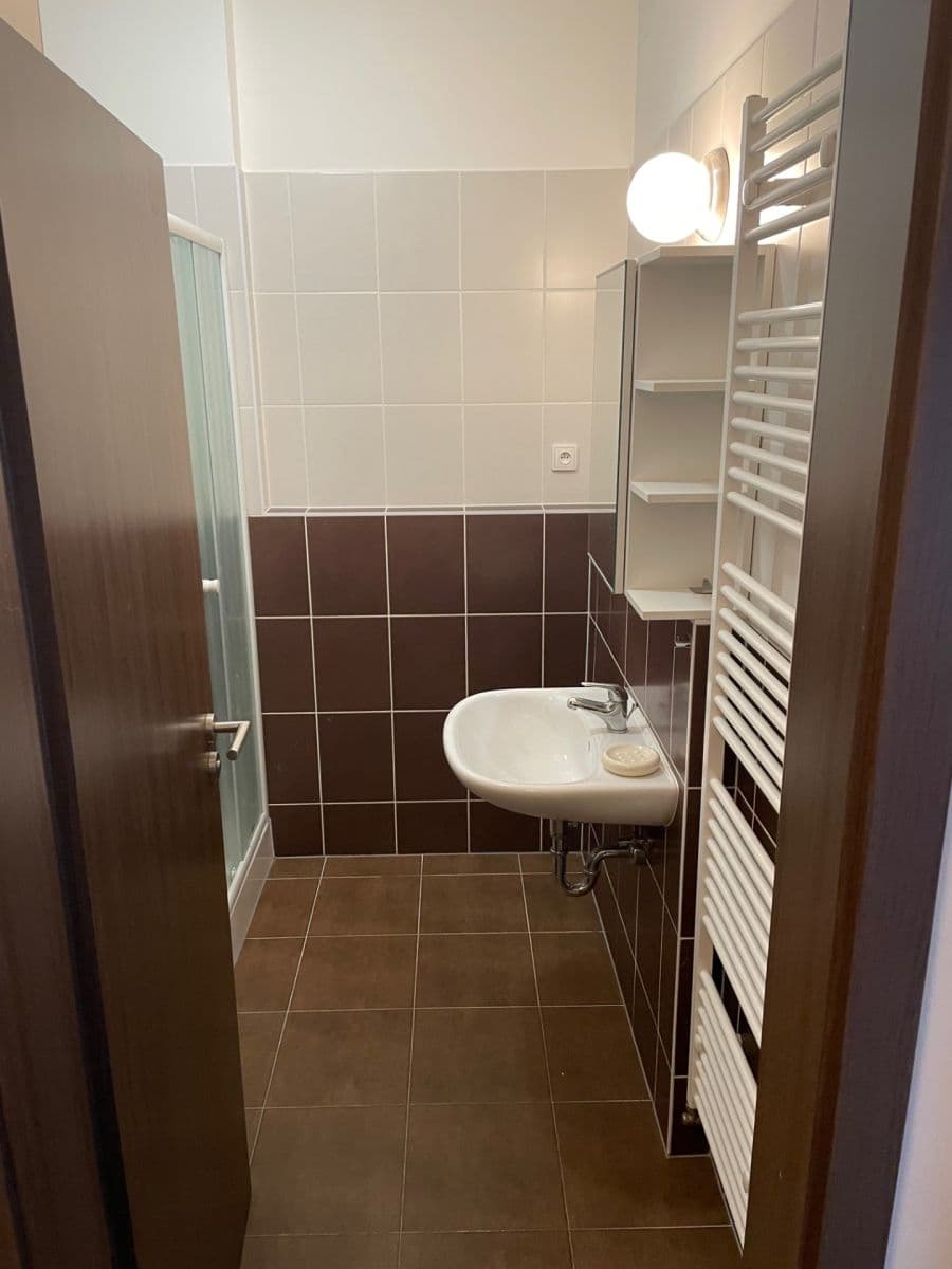 Prenájom bytu 1-izbový 30 m², Jaroslava Holečka, Kladno, Středočeský kraj Prenájom bytu 1-izbový 30 m², Jaroslava Holečka, Kladno, Středočeský kraj